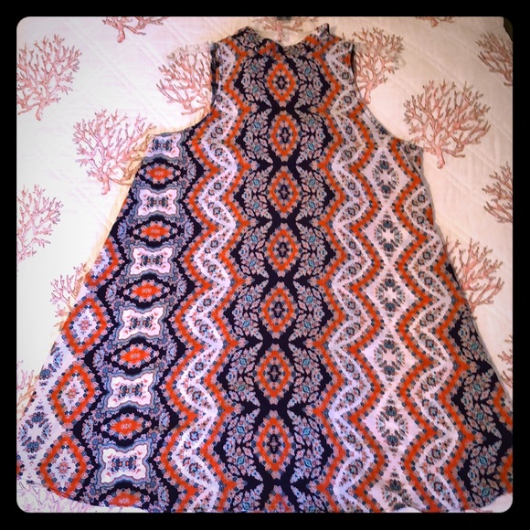 Soprano Dresses & Skirts - Gorgeous and flowy summery-print tie-back dress Soprano Dresses & Skirts - Gorgeous and flowy summery-print tie-back dress